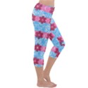 Pink Snowflakes Pattern Capri Yoga Leggings View3