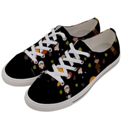 Pilgrims And Indians Pattern - Thanksgiving Women s Low Top Canvas Sneakers by Valentinaart