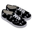 White Cross Kids  Classic Low Top Sneakers View3