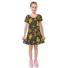 Christmas Background Gold Kids  Short Sleeve Velvet Dress by HermanTelo