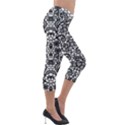 Lace Seamless Pattern With Flowers Lightweight Velour Capri Leggings  View4