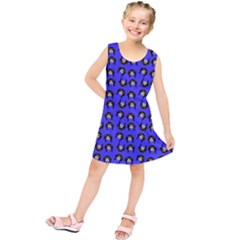 Retro Girl Daisy Chain Pattern Blue Kids  Tunic Dress by snowwhitegirl