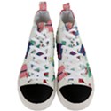 Christmas Gifts Pattern With Flowers Leaves Men s Mid-Top Canvas Sneakers View1