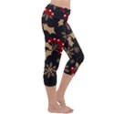 Christmas pattern with snowflakes berries Capri Yoga Leggings View3