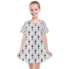 Black And White Art-deco Pattern Kids  Smock Dress by Dushan