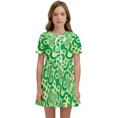 Liquid Art Pouring Abstract Seamless Pattern Lover Green Maze Kids  Sweet Collar Dress by artico