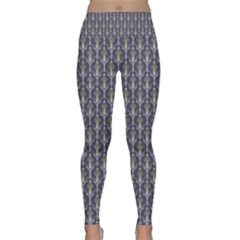 Seamless-pattern Gray Lightweight Velour Classic Yoga Leggings by nateshop