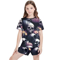 Halloween Party Skulls, Demonic Pumpkins Pattern Kids  Tee And Sports Shorts Set by Casemiro