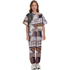 Juliet`s Windows   Kids  Tee And Pants Sports Set by ConteMonfrey