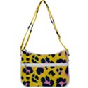 Leopard-print-seamless-pattern Zip Up Shoulder Bag View3