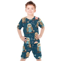 Seamless-pattern-owls-dreaming Kids  Tee And Shorts Set by Salman4z