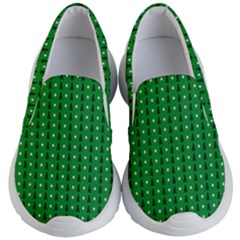 Green Christmas Tree Pattern Background Kids Lightweight Slip Ons by pakminggu