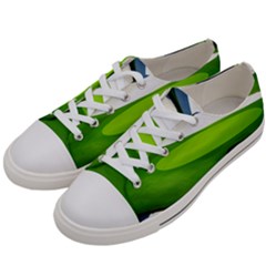 Golf Course Par Green Men s Low Top Canvas Sneakers by Sarkoni