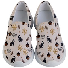 Cat Halloween Pattern Kids Lightweight Slip Ons by Ndabl3x