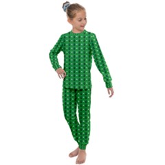 Green Christmas Tree Pattern Background Kids  Long Sleeve Set  by Amaryn4rt