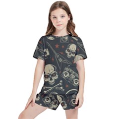 Grunge Seamless Pattern With Skulls Kids  T-shirt And Sports Shorts Set by Bedest