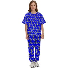 Eye Of Horus Pattern Kids  T-shirt And Pants Sports Set by ExtraGoodSauce