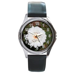 White Petal Round Metal Watch by comfortzone